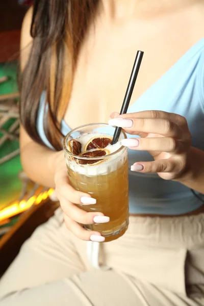 Woman Holding Cocktail Her Hands Restaurant — 스톡 사진