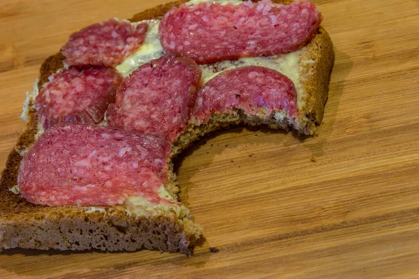 Bitten Slice Salami Lean Breakfast Bitten Sandwich Close — Fotografia de Stock