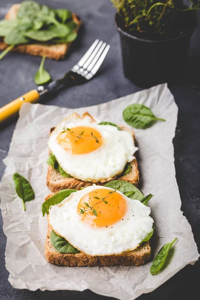 Gesundes Spiegelei Sandwich — Stockfoto