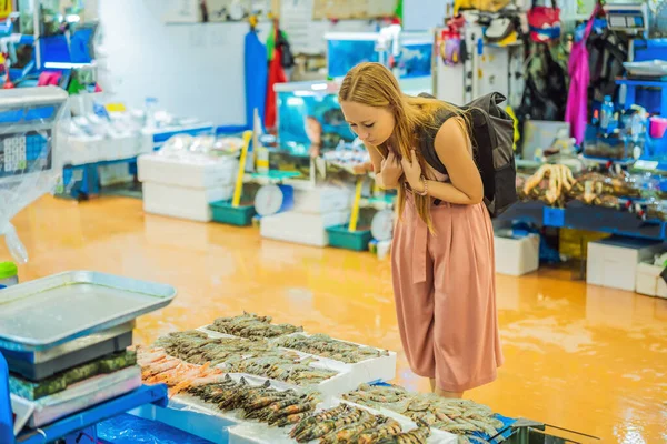 Woman Korean Market Raw Seafood Noryangjin Fisheries Wholesale Market Seoul — Foto de Stock