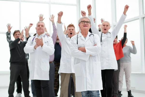Médecins Patients Applaudissent Leurs Mains Applaudissez Profitez Succès — Photo