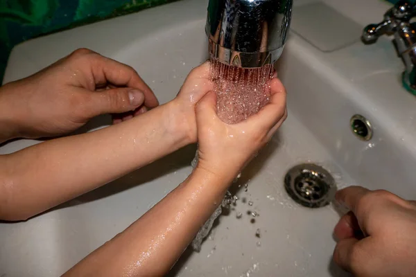 Close Caucasian Man Child Washes His Hands Bathroom Covid Prevention — Stock fotografie