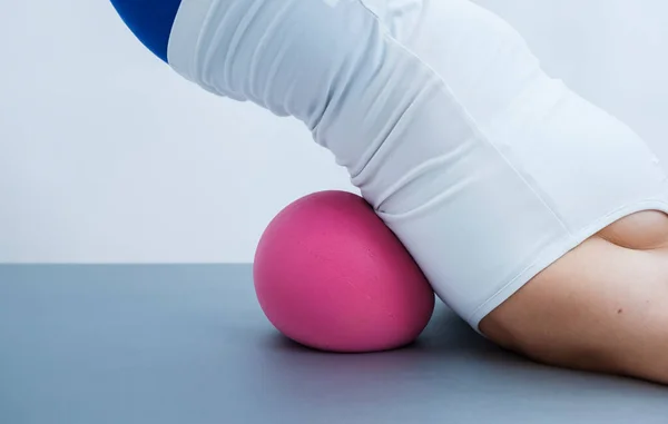 Woman Pilates Exercises Back — Stockfoto