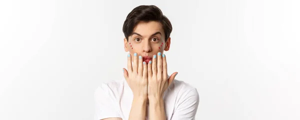 People Lgbtq Beauty Concept Beautiful Gay Man Showing Blue Nail — Stock Photo, Image