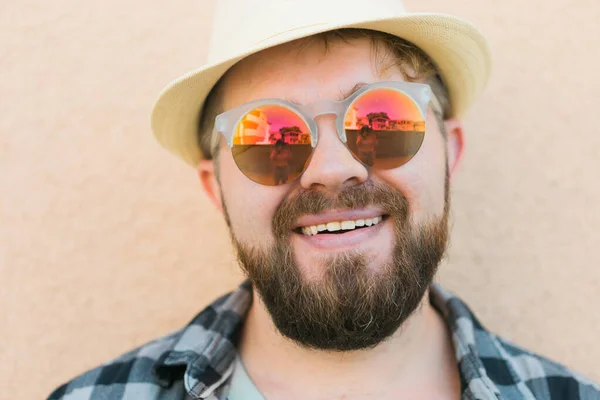 Portrait Handsome Man Wearing Summer Hat Sunglasses Plaid Shirt Smiling — Stok fotoğraf