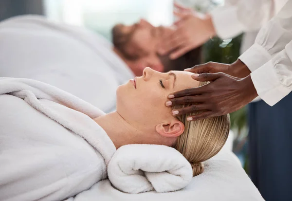 Massage Therapists Changing Lives One Appointment Time Shot Couple Getting — Stock Photo, Image