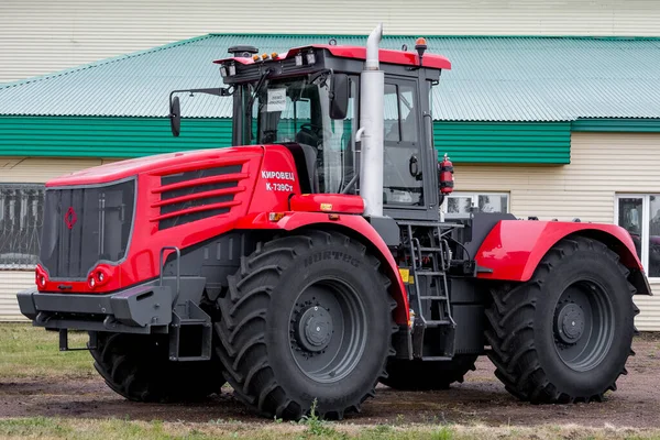 Potente Marca Tractores Rojos Kirovets Bashkortostán Rusia Junio 2022 — Foto de Stock