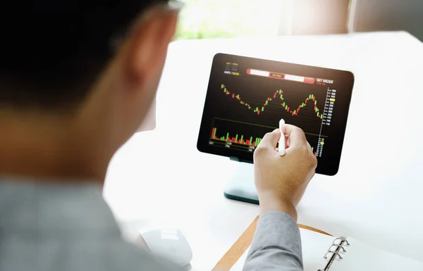 Investment Professionals Point Pen Computer Monitor Analyze Stock Market Profit — Stock Photo, Image