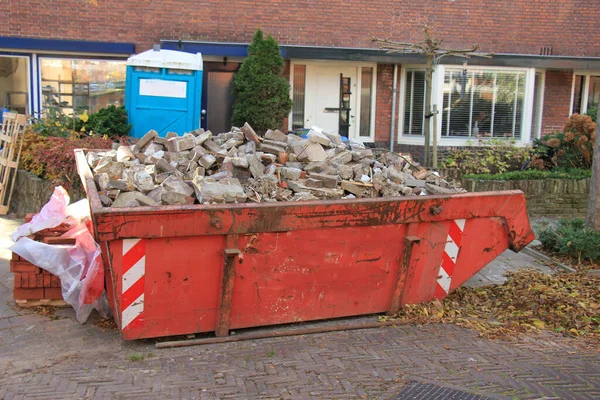 Loaded Dumpster Close — Stock Photo, Image