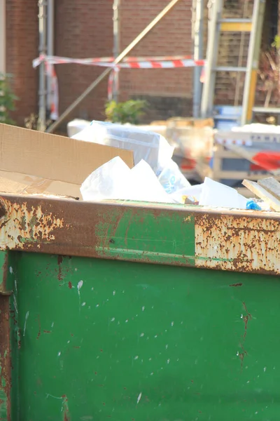 Loaded Dumpster Close — Stock Photo, Image
