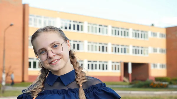 Teenage Girl Wearing Glasses Front School — Foto Stock