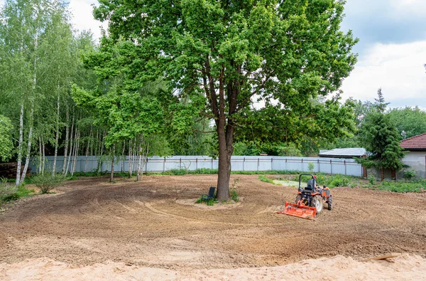 Man Mini Excavator Levels Piece Land Loosens Soil — Stockfoto