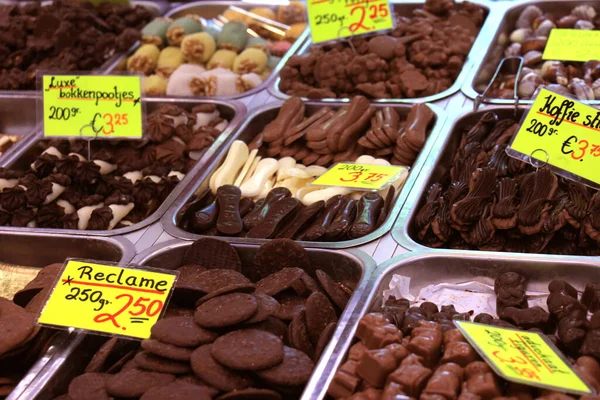 Chocolates Exibição Perto — Fotografia de Stock