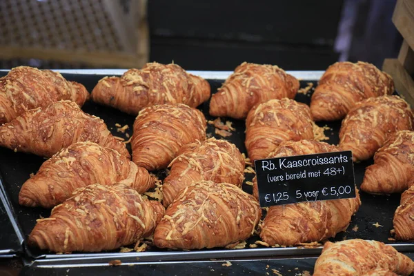 Fresh Baked Croissants Display — Stock Photo, Image