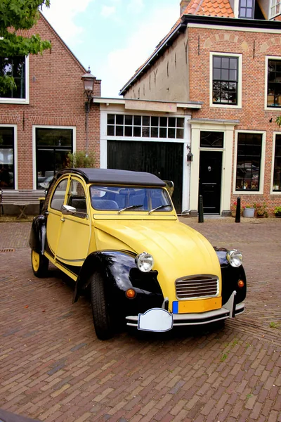 Een Vintage Franse Auto Geel Zwart — Stockfoto