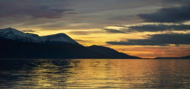 Ushuaia, Patagonya 'da kış boyunca gün doğumu manzarası Arjantin