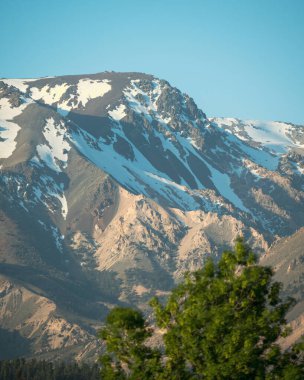 Patagonya 'daki dağların güzel manzarası.
