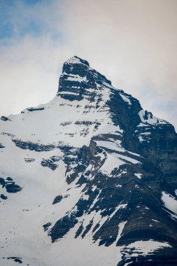 Patagonya 'daki karlı dağların güzel manzarası Arjantin