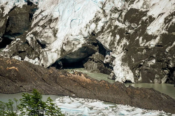 Vista Del Túnel Hielo Del Glaciar Perito Moreno Patagonia Argentina — Foto de Stock