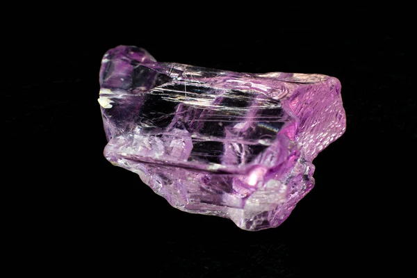 Grau Macro Focado Uma Pedra Cristal Kunzite Crua Totalmente Transparente — Fotografia de Stock