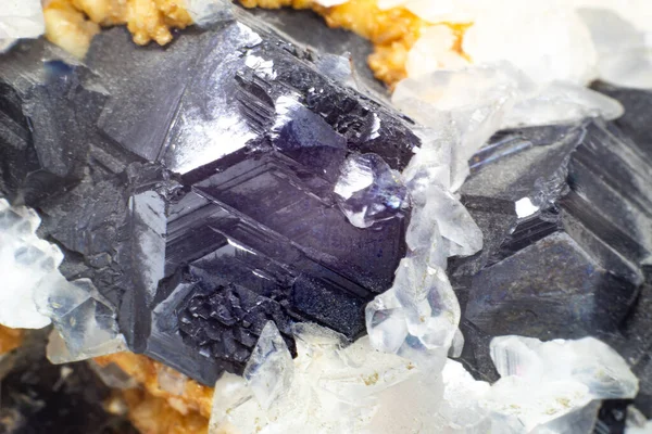 Ein Kristall Und Steinhaufen Mit Klarem Weißem Quarz Silbermetallischem Pyrit — Stockfoto
