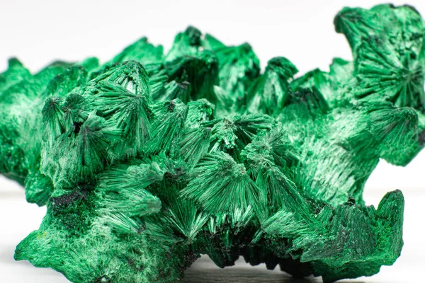 Malaquita Mineral Cobre Verde Vibrante Forma Terciopelo Altamente Estructurada Piedra —  Fotos de Stock