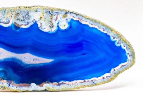 Cristallo Fetta Geode Blu Intenso Vibrante Semi Trasparente Agata Pietra — Foto Stock