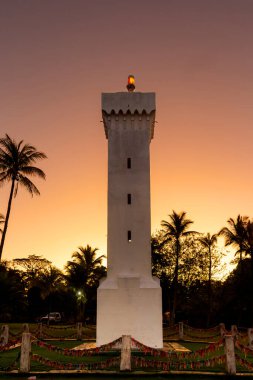 Brezilya 'nın Bahia eyaletindeki eski Porto Seguro kasabasının tarihi merkezinde deniz feneri..