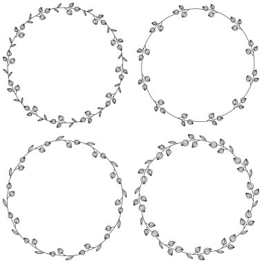 Dört el çizimi çiçek desenli çerçeveler. Karalama tarzında vektör yuvarlak çiçek çelenkleri.