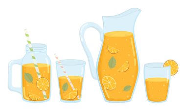 Sürahi, bardak ve portakallı limonata ya da beyaza izole edilmiş meyve suyu. Çeşitli konteynırlar dolusu portakal dilimleri ve naneli yaz içeceği.