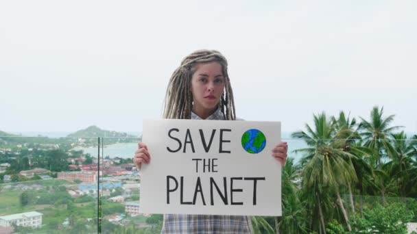 Attivista Femminile Lotta Contro Inquinamento Della Terra Consapevole Del Problema — Video Stock