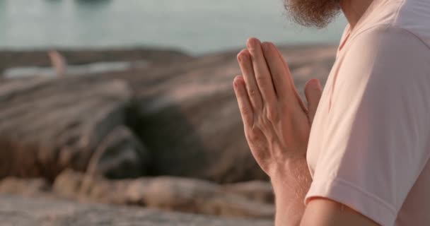 Yoga Meditación Namaste Close Serene Nature Fondo Marino Namaste Gesto — Vídeos de Stock