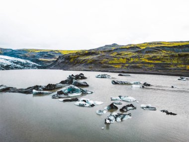 İzlanda, Jokulsarlon lagünü, İzlanda 'nın buzul gölü koyunun güzel soğuk manzarası. Yüksek kalite fotoğraf