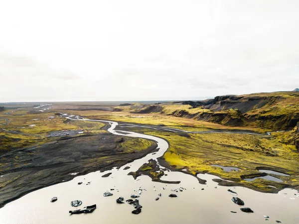 Flygfoto Över Isländsk Flodbädd Floden Rinner Genom Islands Vulkaniska Landskap — Stockfoto