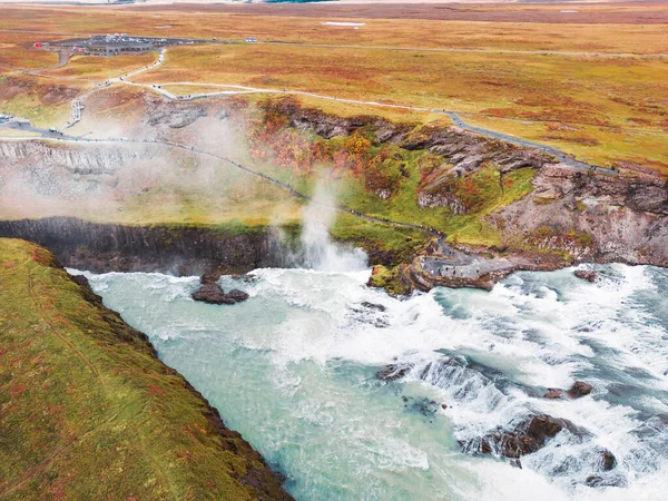 Огромный Красивый Водопад Gullfoss Знаменитая Достопримечательность Исландии Река Вспенивается Падении — стоковое фото