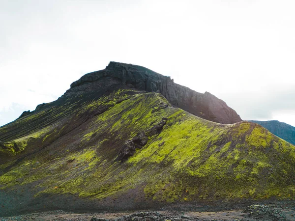Tierras Volcánicas Remotas Algún Lugar Islandia Continental Rodeadas Arbustos Verdes — Foto de Stock