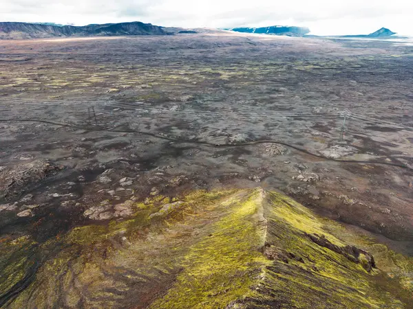 Fjärrstyrda Vulkaniska Länder Någonstans Det Isländska Fastlandet Omgivna Pulserande Gröna — Stockfoto