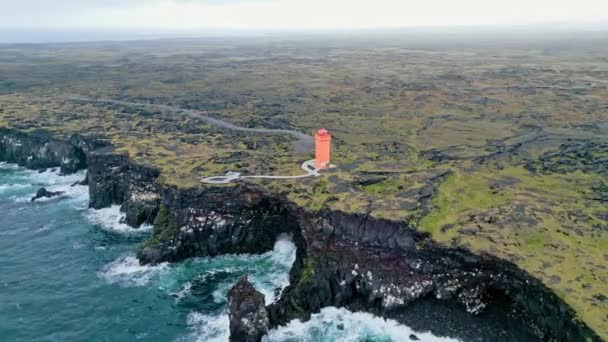 Vista Farol Svortuloft Laranja Junto Mar Nas Terras Altas Islândia — Vídeo de Stock