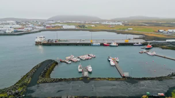 Grindavik Rybářské Město Moře Islandu Přístav Moře Studený Podzimní Den — Stock video