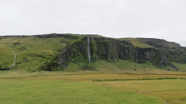 Исландский Водопад Природного Ландшафта Путешествия Исландском Природном Фоне Популярная Туристическая — стоковое видео