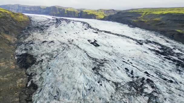 Сверху Вниз Вблизи Обзора Грязь Леднике Исландии Осеннее Время — стоковое видео