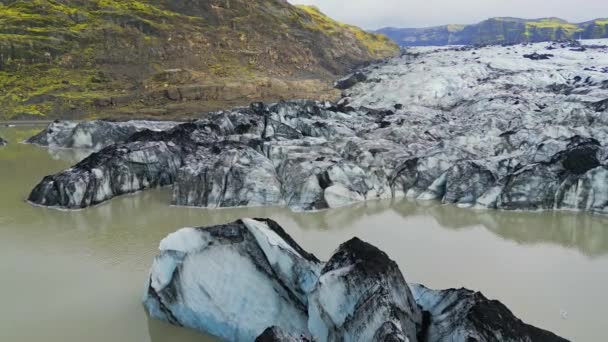 Сверху Вниз Вблизи Обзора Грязь Леднике Исландии Осеннее Время — стоковое видео