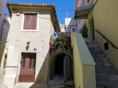 Krk adasında güzel eski bir otel..