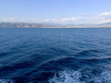 Akdeniz 'deki gemiyle Karadağ' a doğru seyahat edin..