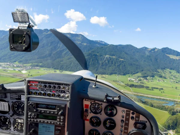 Der Blick Aus Dem Cockpit Auf Die Natur Der Schweiz — Stockfoto