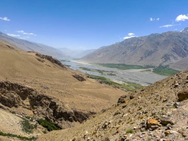 Panj Nehri 'nin güzel atmosferi.