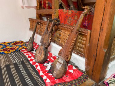 Pamirlerin müzik aletleri..