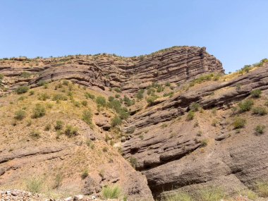 Çok katmanlı kayalar..