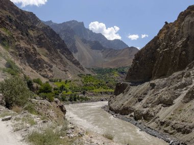 Pamir dağlarının güzel manzarası.