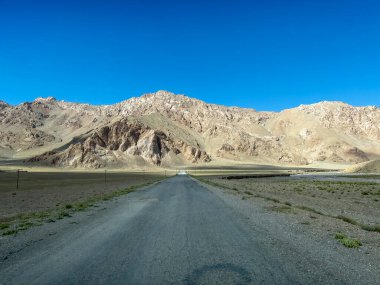 Badakhshan bölgesine giden yol..